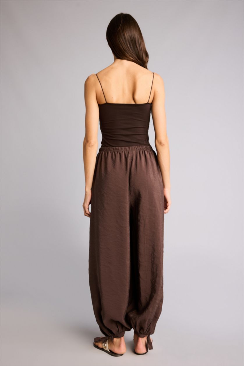 Kadın Kahve Balloon Fıt Beli Lastikli Düz Paça Modal Pantolon