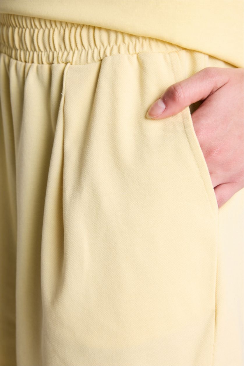 Kadın Açık Sarı Standart Fıt Sporcu Kısa Paça Pike Şort