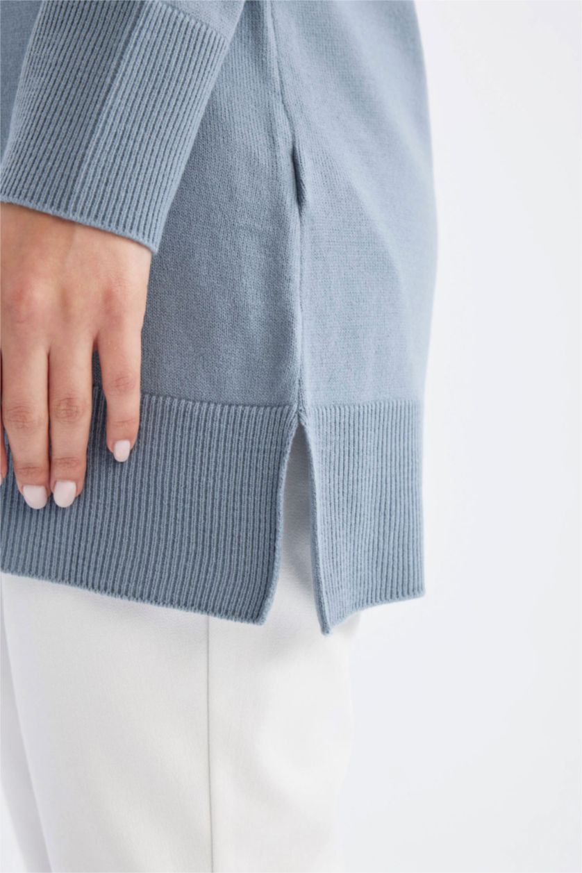 Kadın Mavi Regular Fit Bisiklet Yaka Yırtmaçlı Basic Düz Triko Kazak Tunik