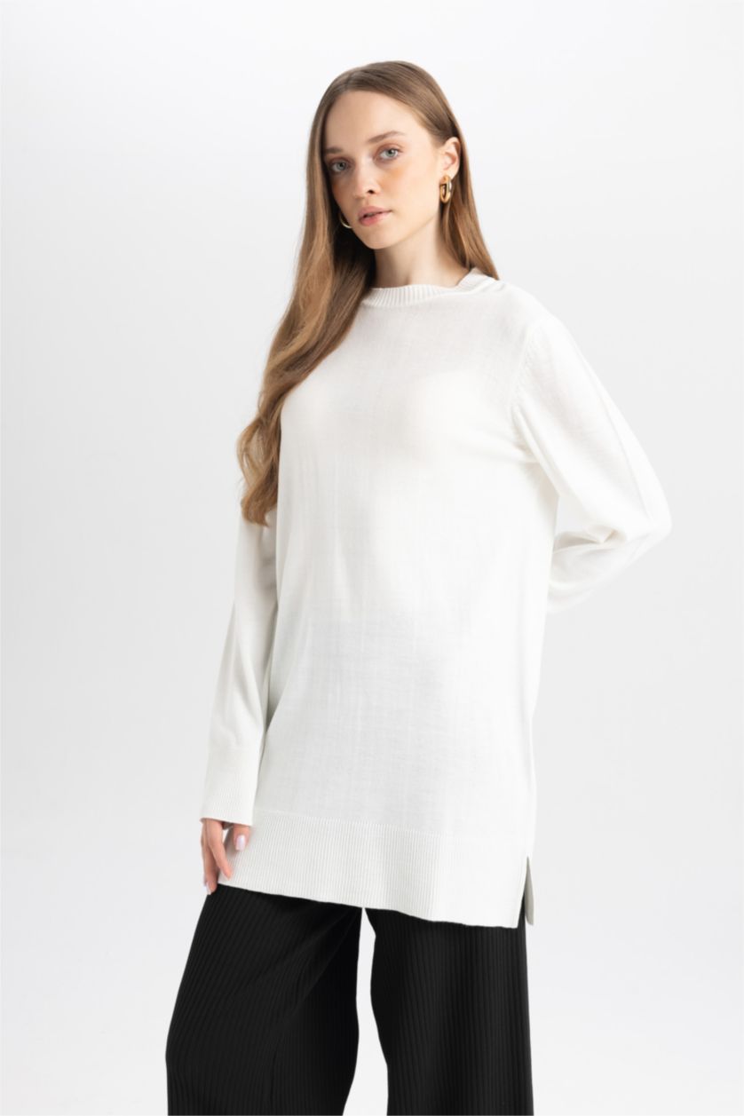 Kadın Ekru  Regular Fit Bisiklet Yaka Yırtmaçlı Basic Düz Kazak Tunik