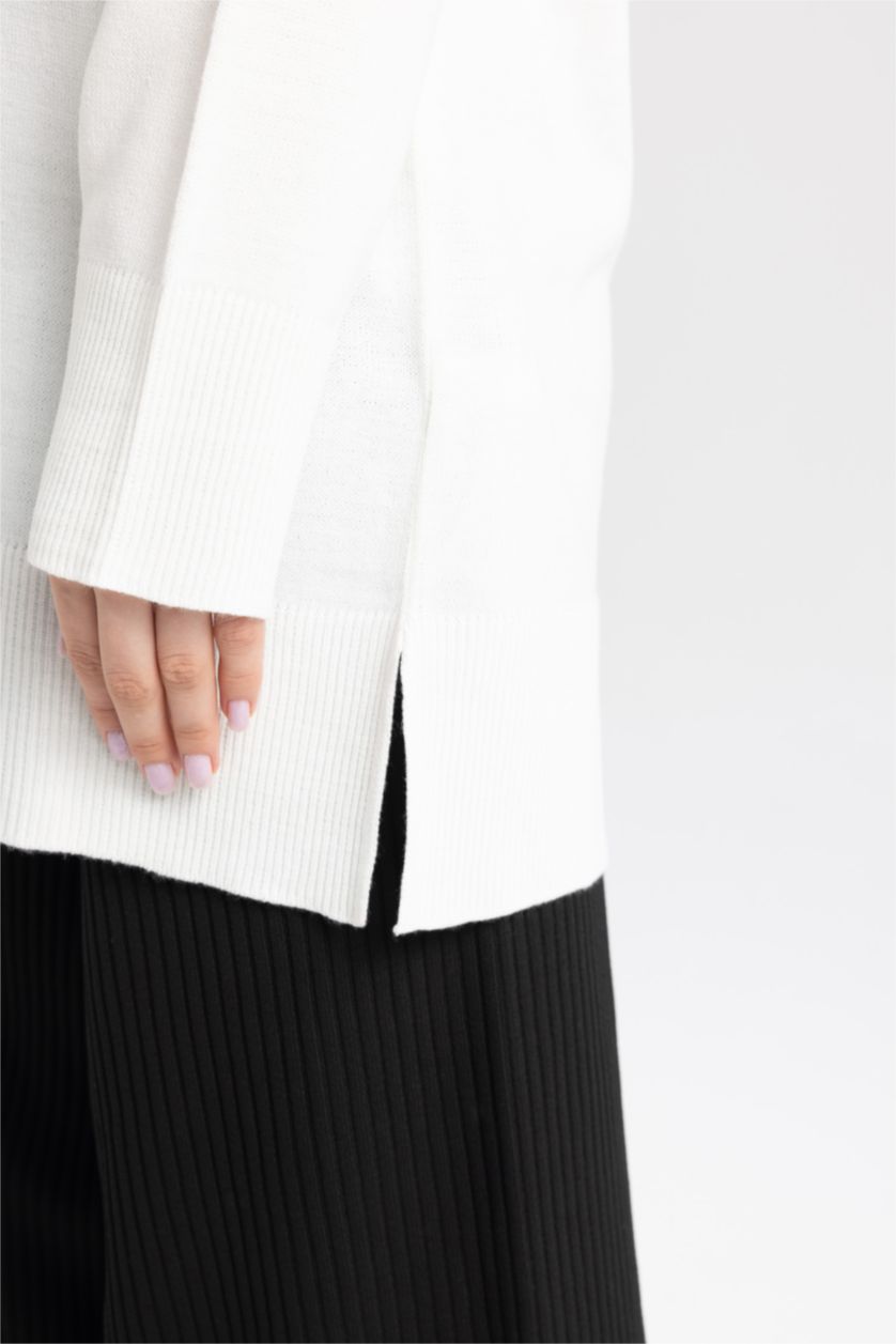 Kadın Ekru  Regular Fit Bisiklet Yaka Yırtmaçlı Basic Düz Kazak Tunik