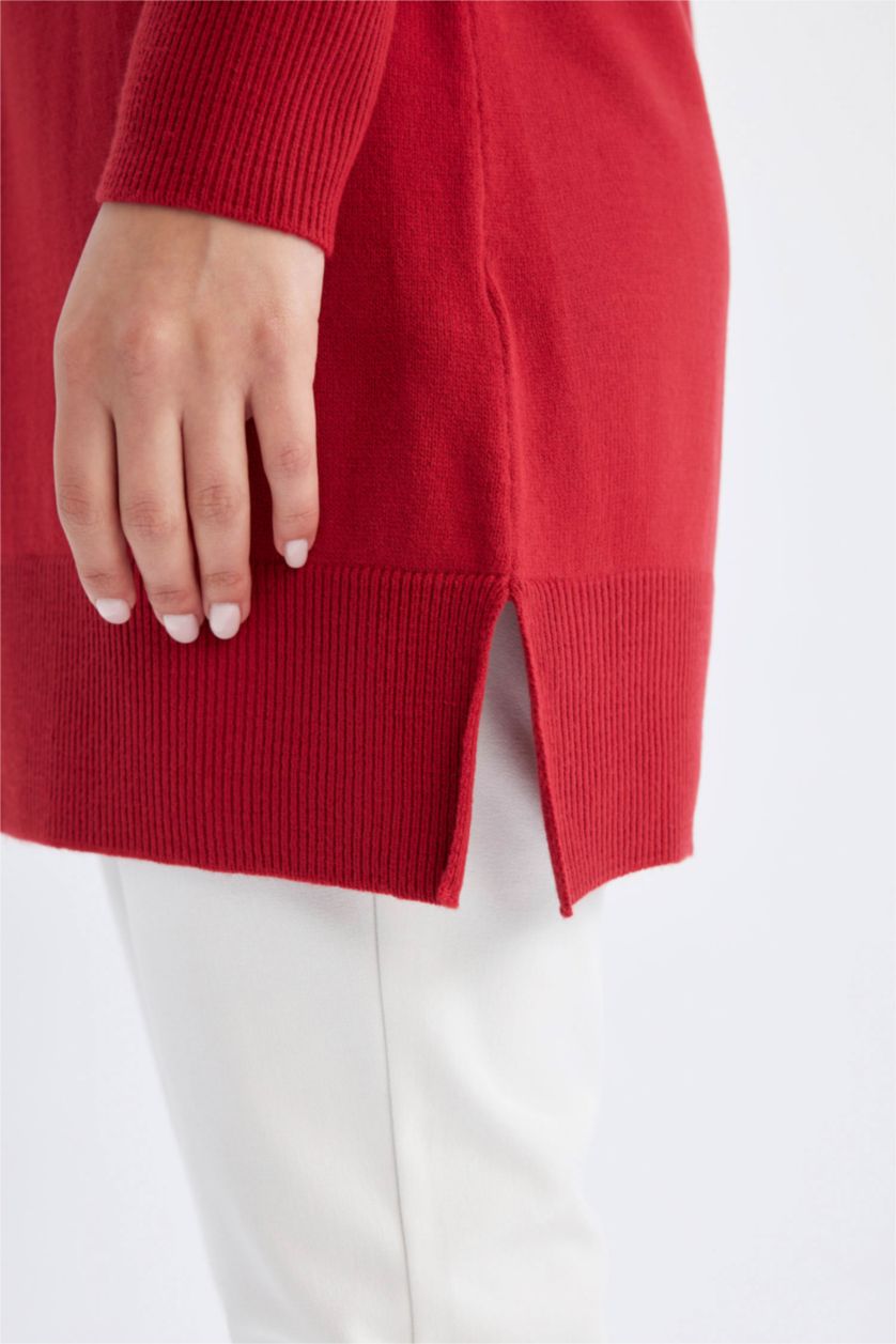 Kadın Kırmızı Regular Fit Bisiklet Yaka Yırtmaçlı Basic Düz Triko Kazak Tunik