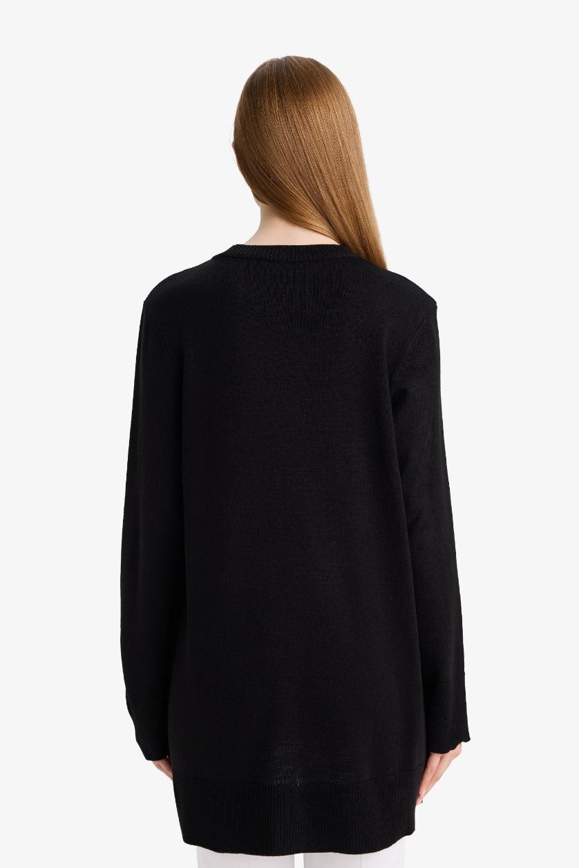 Kadın Siyah Regular Fit Bisiklet Yaka Yırtmaçlı Basic Düz Triko Kazak Tunik