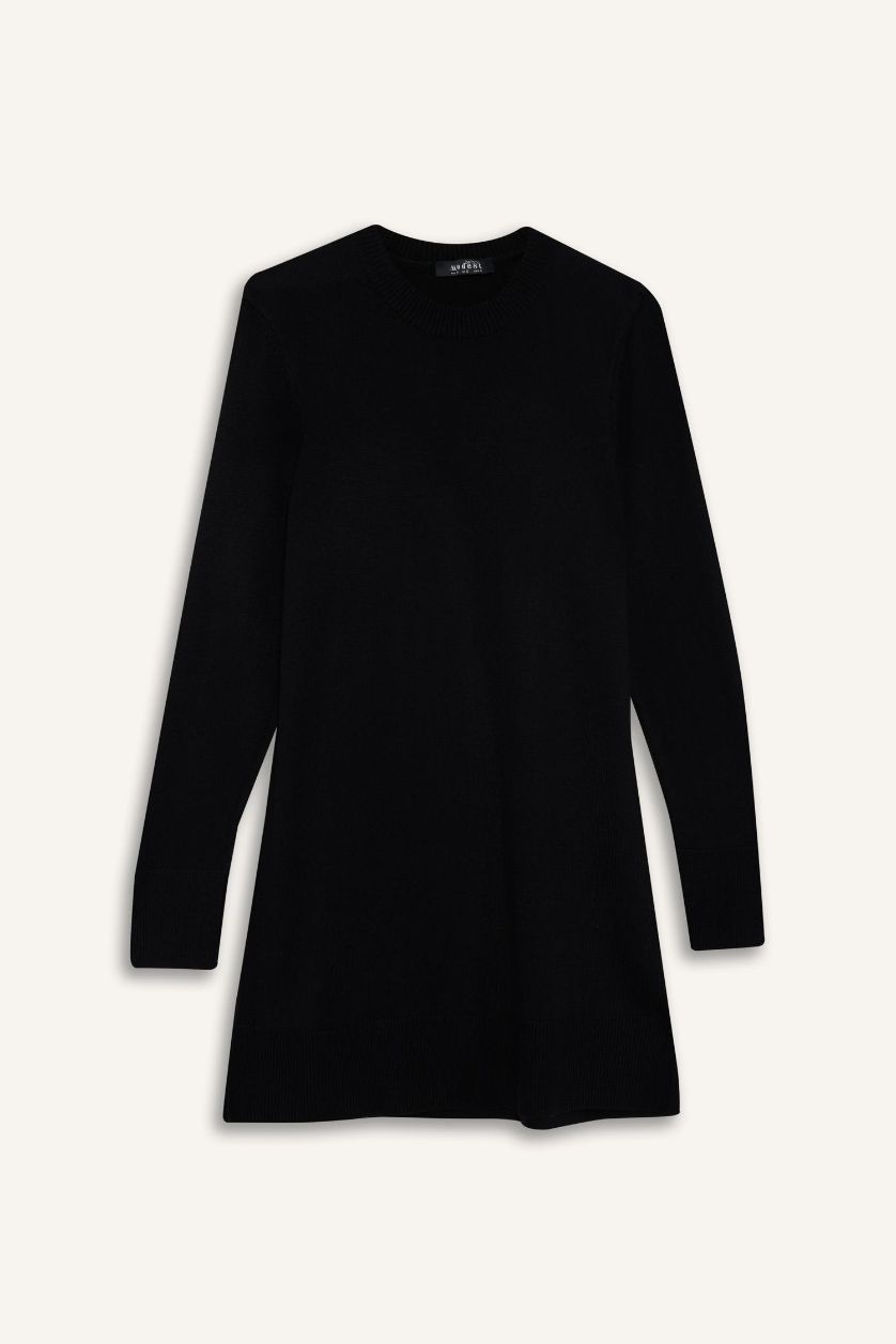 Kadın Siyah Regular Fit Bisiklet Yaka Yırtmaçlı Basic Düz Triko Kazak Tunik