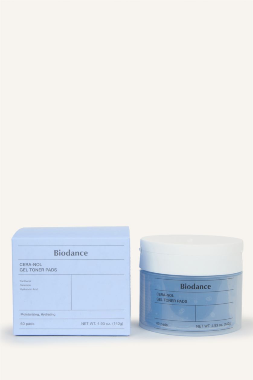 Woman Blue Biodance Cera Nol Gel Toner Instant Moisturizing and Cooling Glacier Water Gel Toner Pad 60 Pcs