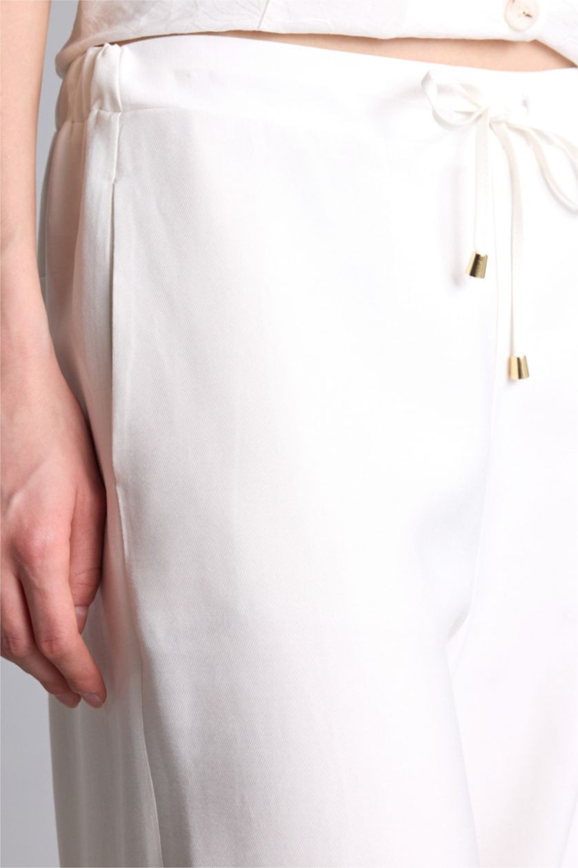 Kadın Ekru Straight Fit Pantolon