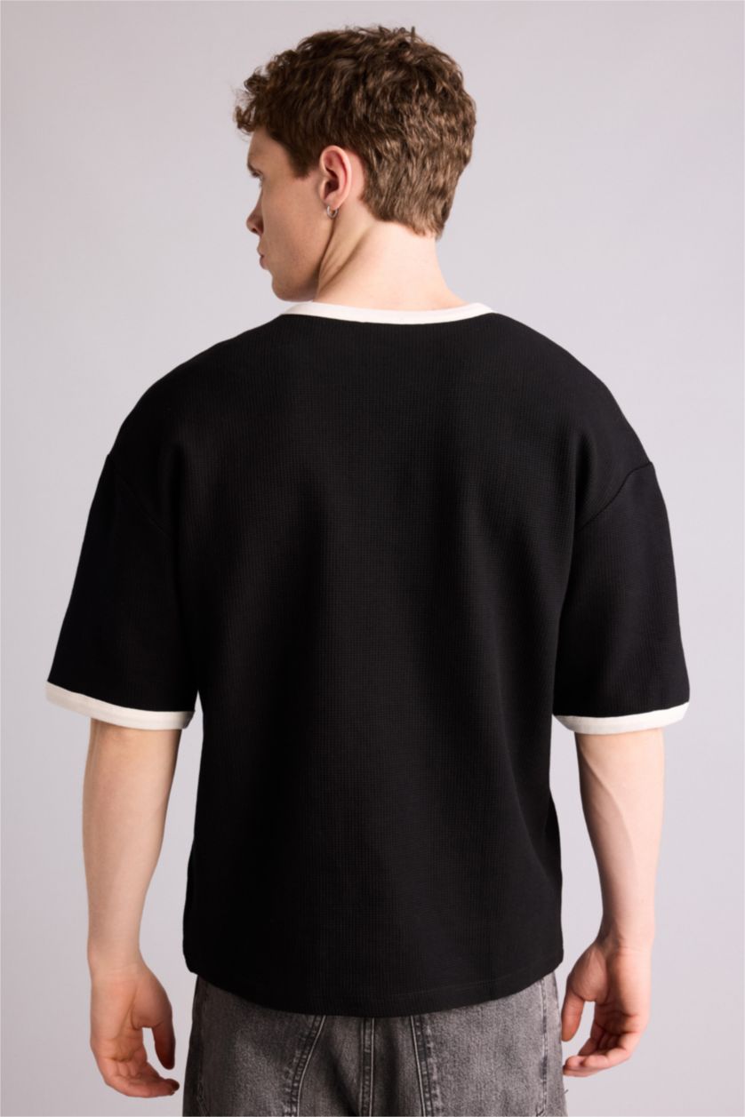 Men Black Boxy Fit Short Sleeve T-Shirt
