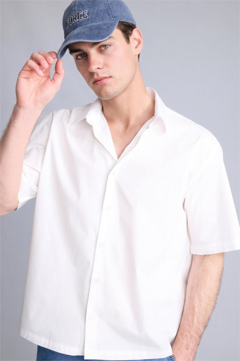 Man Ecru Boxy Fit Poplin Short Sleeve Shirt