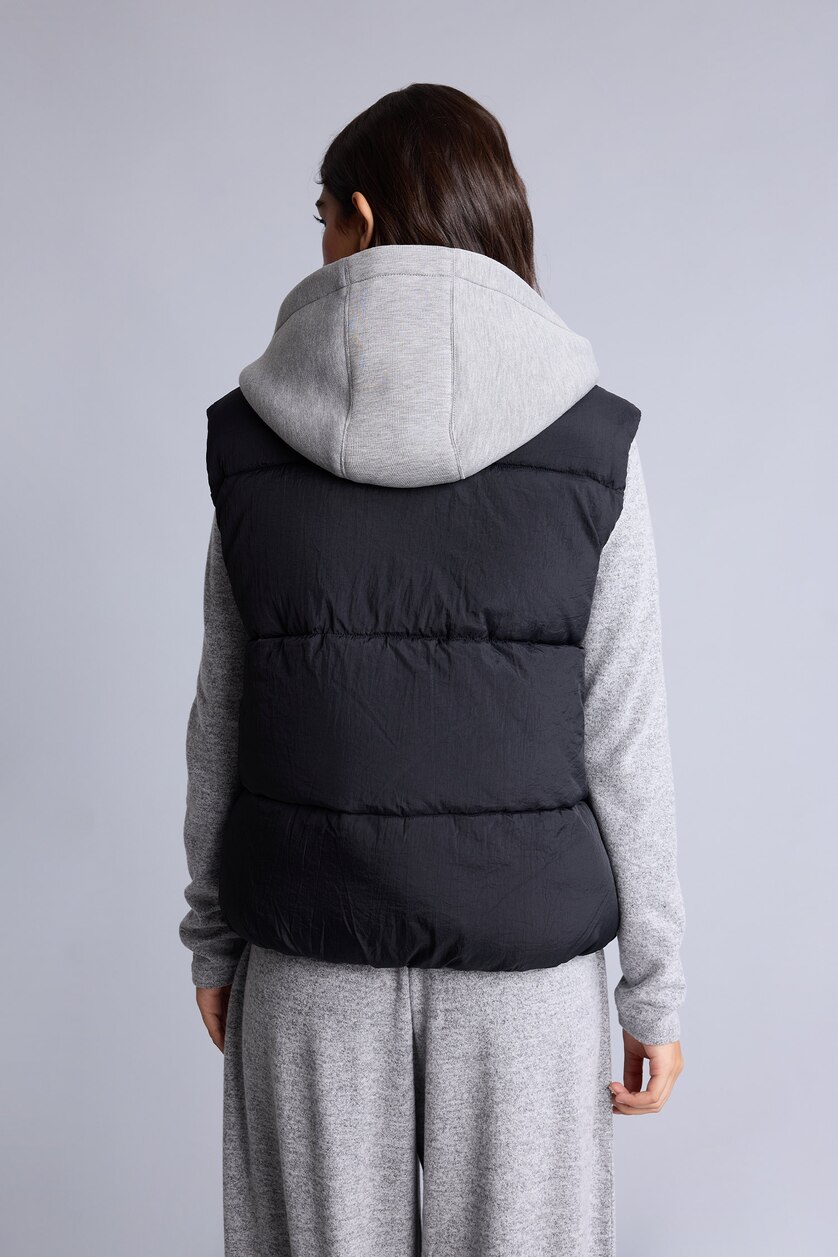 Әйелдерге қара Regular Fit жилет