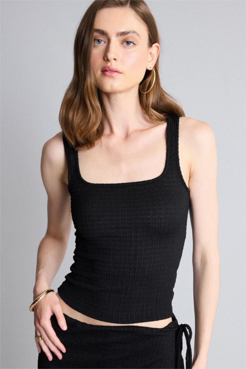 Women Black Slim Fit U Collar Tank Top