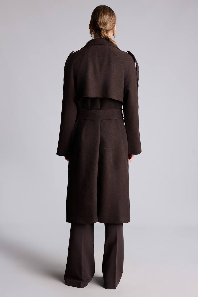 Woman Brown Cachet