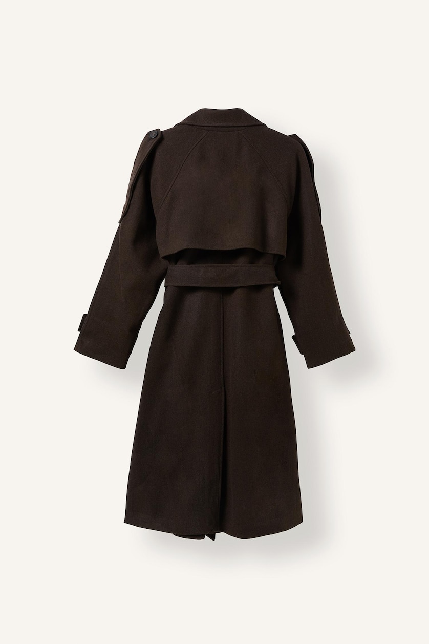 Woman Brown Cachet