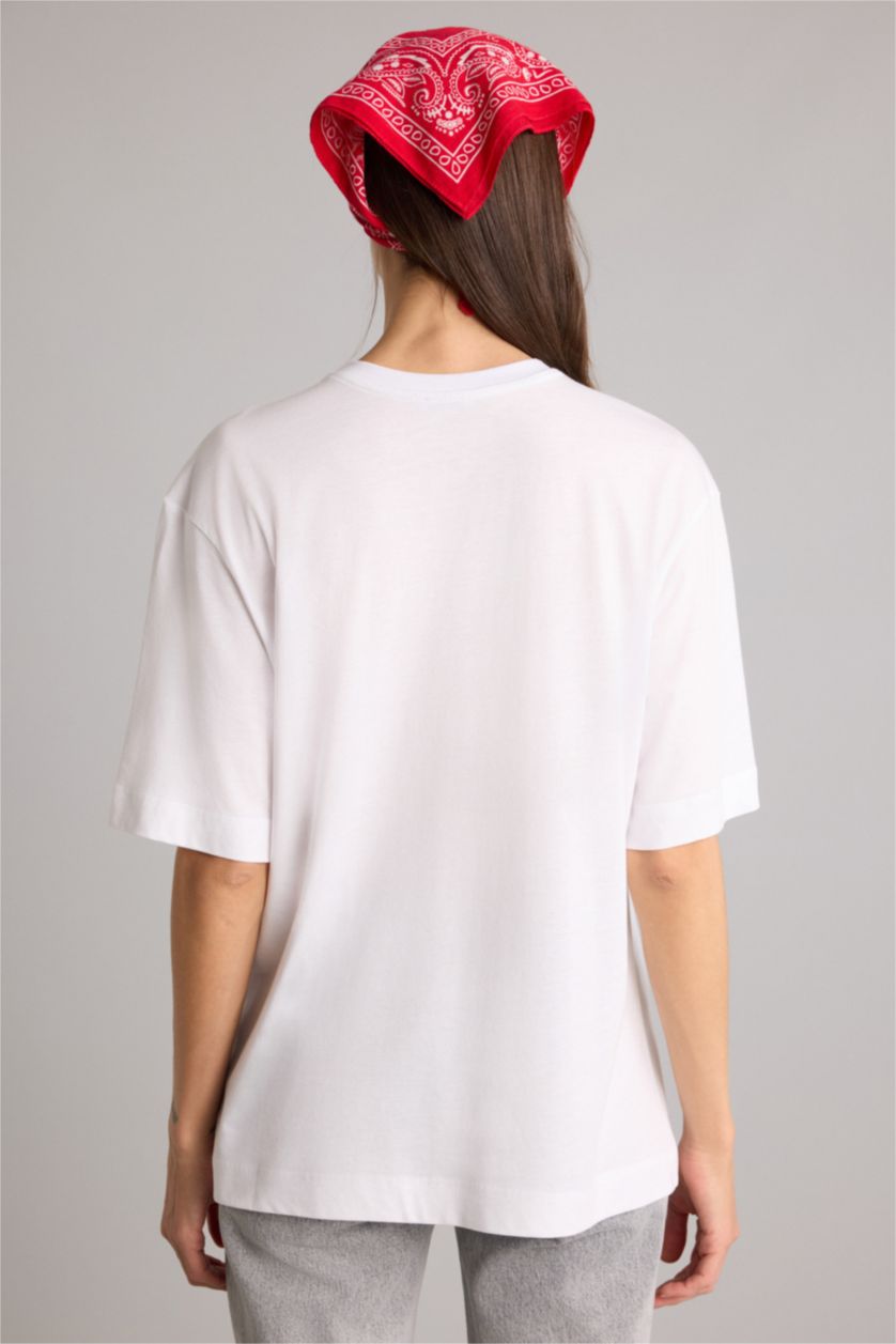 Kadın Beyaz Relax Fıt Bisiklet Yaka Basıc Düz Modal Kısa Kollu Tişört