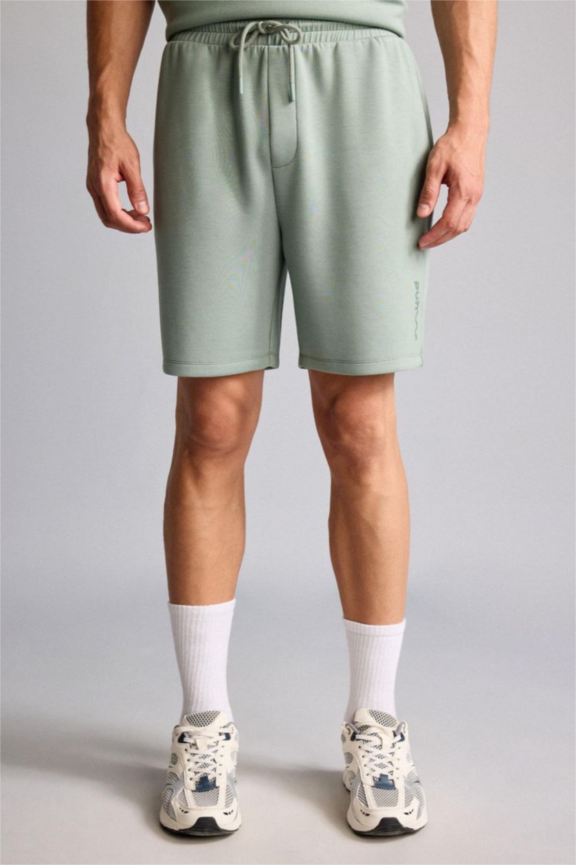 MAN Light Green Standard Fit
