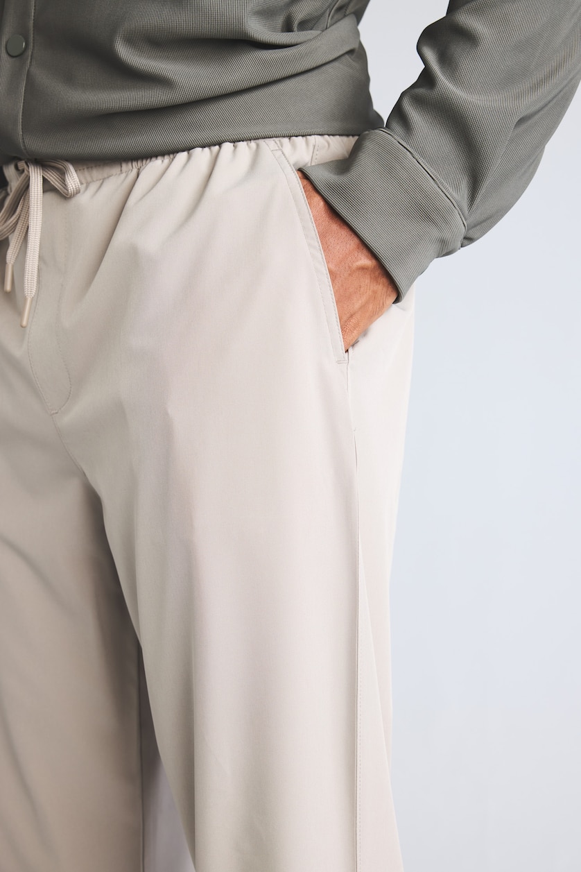 Men Grey Standard Fit Stretch Fabric Trousers