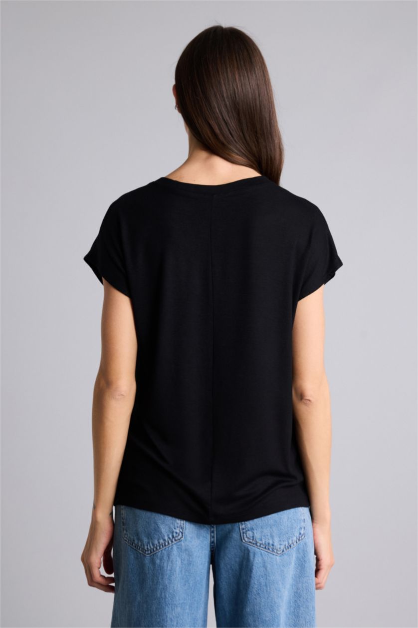 Kadın Siyah Kısa Kollu Tişört