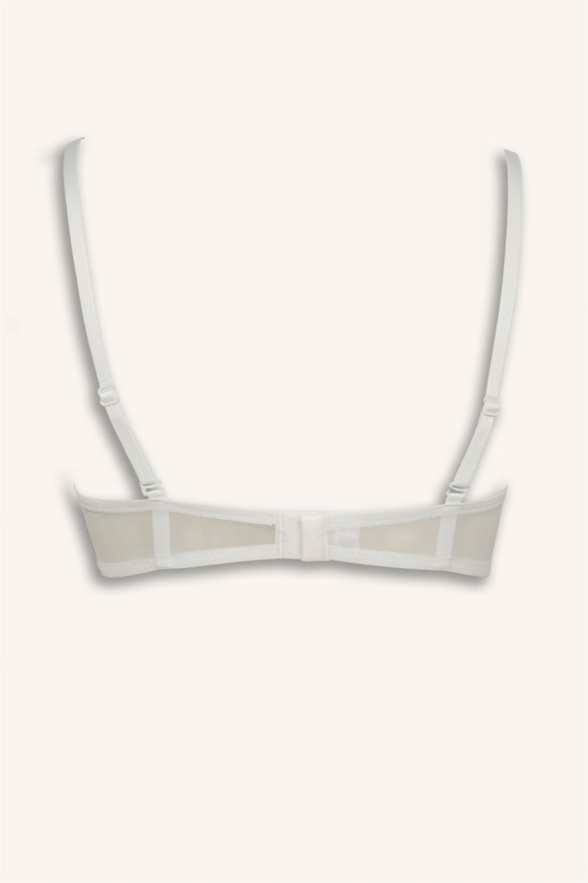 Woman Ecru Lace Covered Underwired Bra