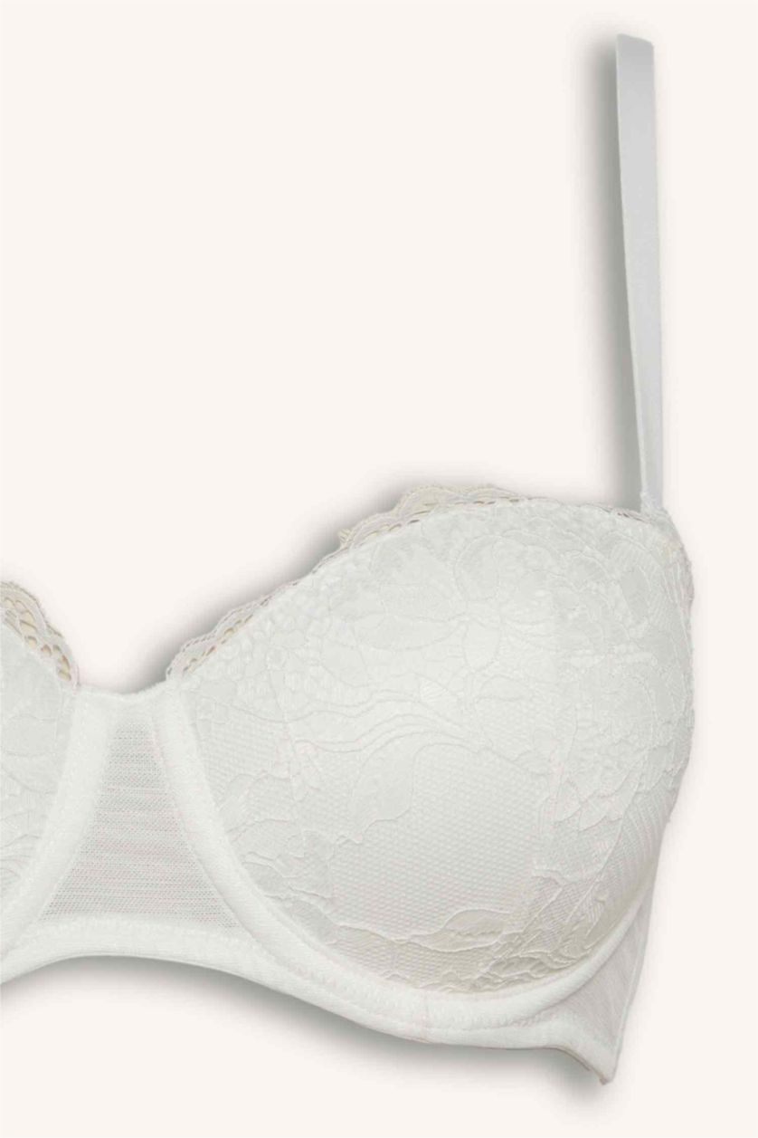 Women Ecru Lace Covered Underwired Bra