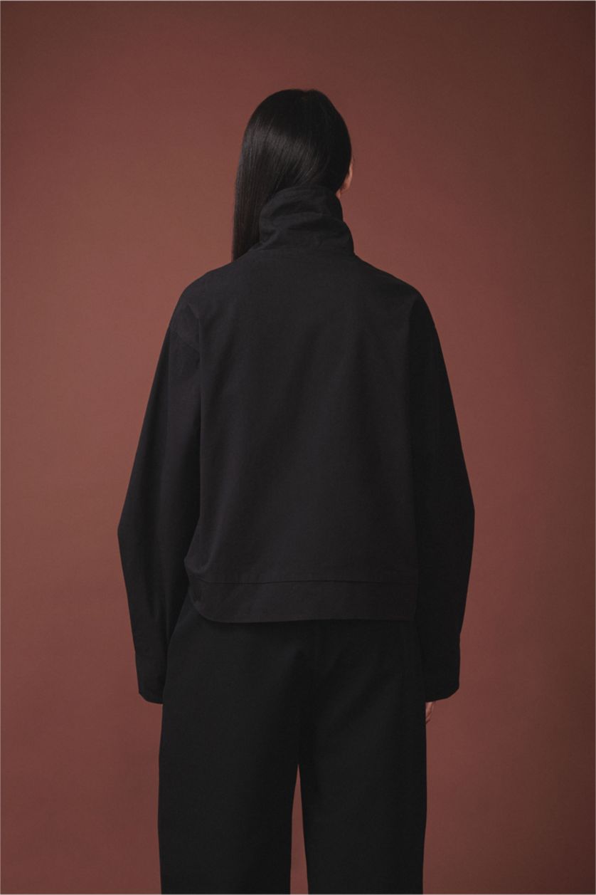 Kadın Siyah Dik Yaka Mont