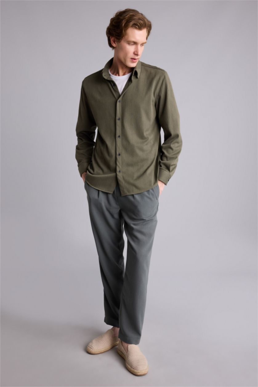 Man Light Khaki قميص ردن طويل قصة عادية وياخة بولو