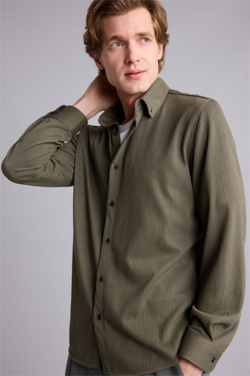 Man Light Khaki قميص ردن طويل قصة عادية وياخة بولو