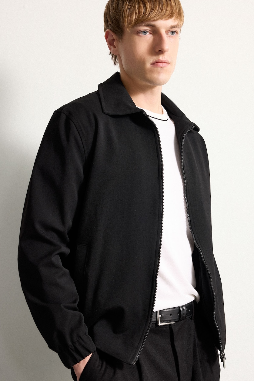 Men Black Regular Fit Lined Puffer Jacket