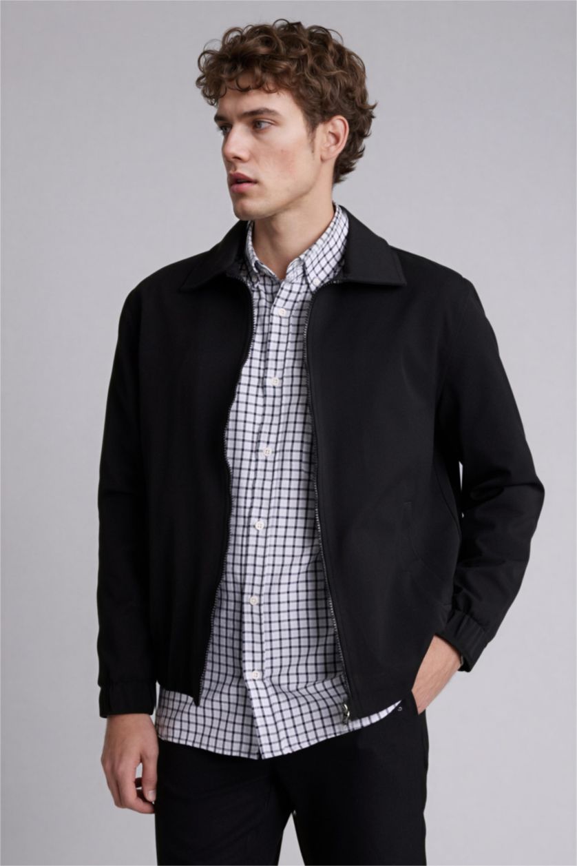 Erkek Siyah Regular Fıt Polo Yaka Astarlı Fermuarlı Mont