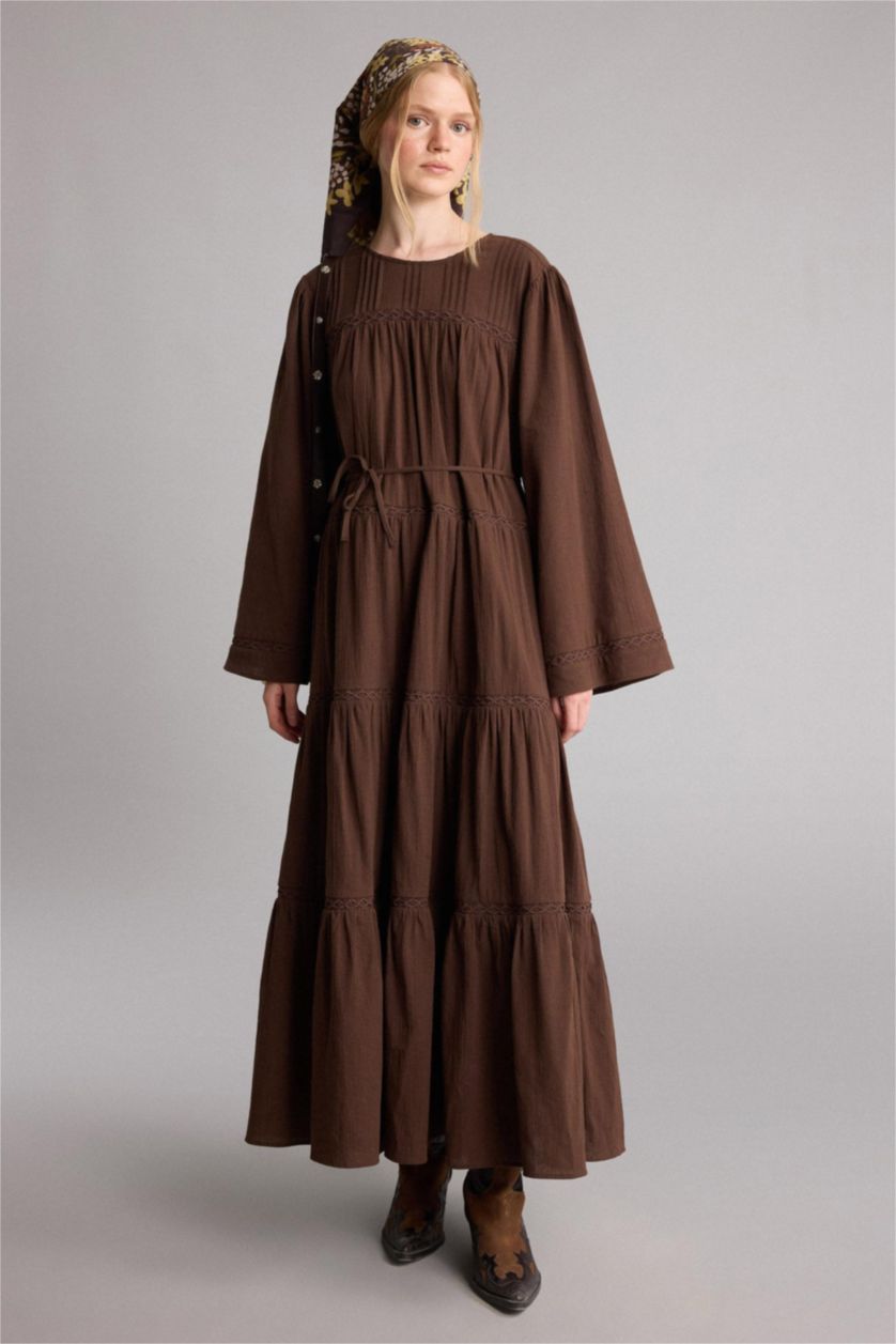 نساء بني Manuka x Defacto Crew Neck Crinkle Fabric Dress