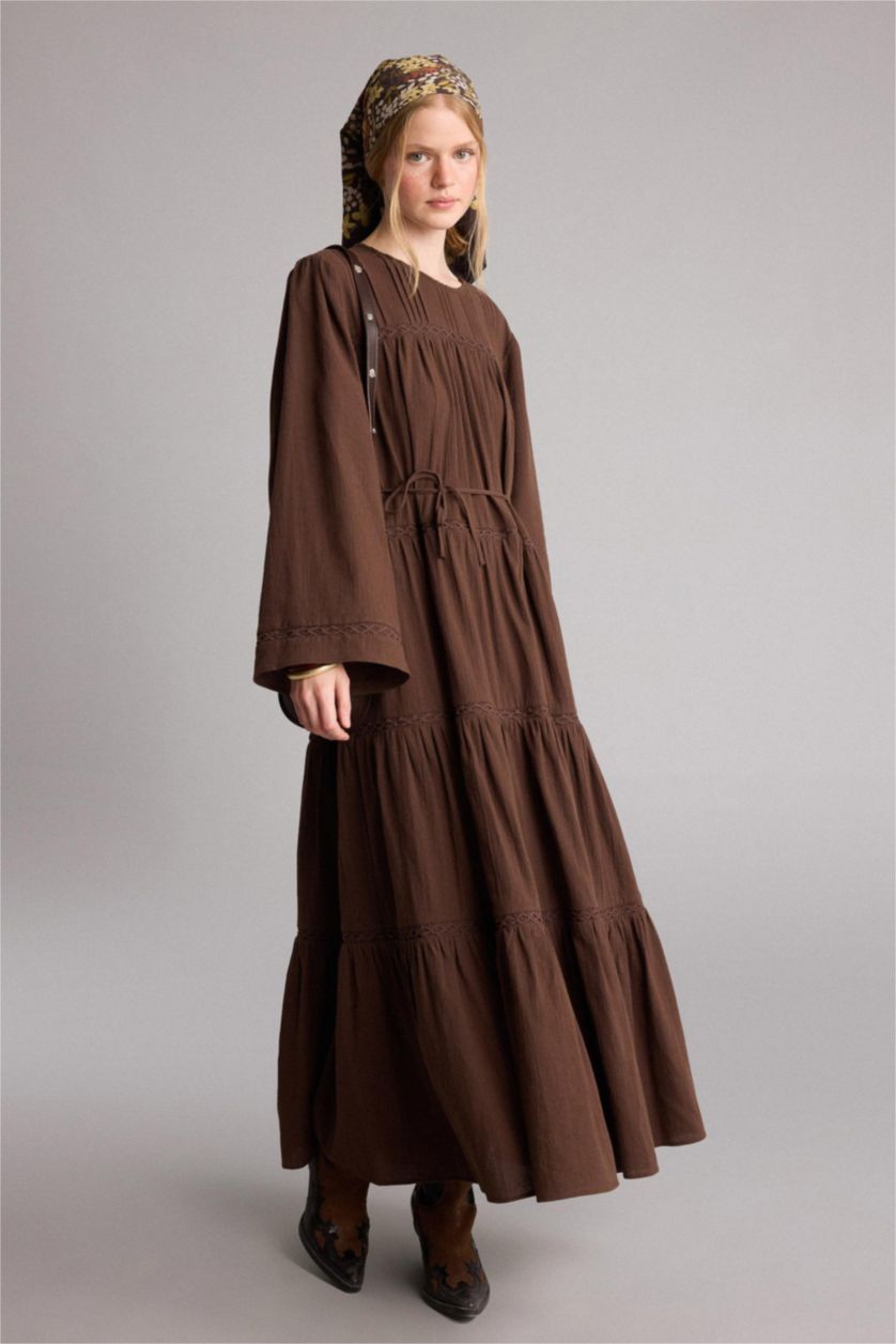 نساء بني Manuka x Defacto Crew Neck Crinkle Fabric Dress