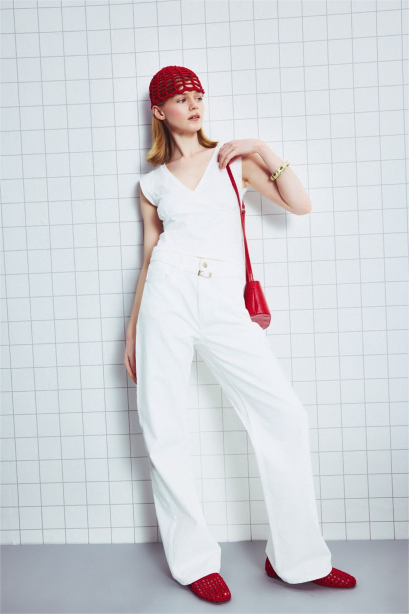 Kadın Kırık Beyaz Fıtted Kısa Kollu Tişört