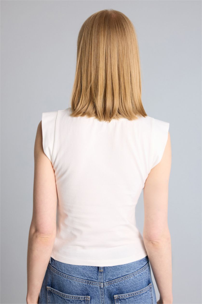 Woman White Slim Fit Short Sleeve T-Shirt