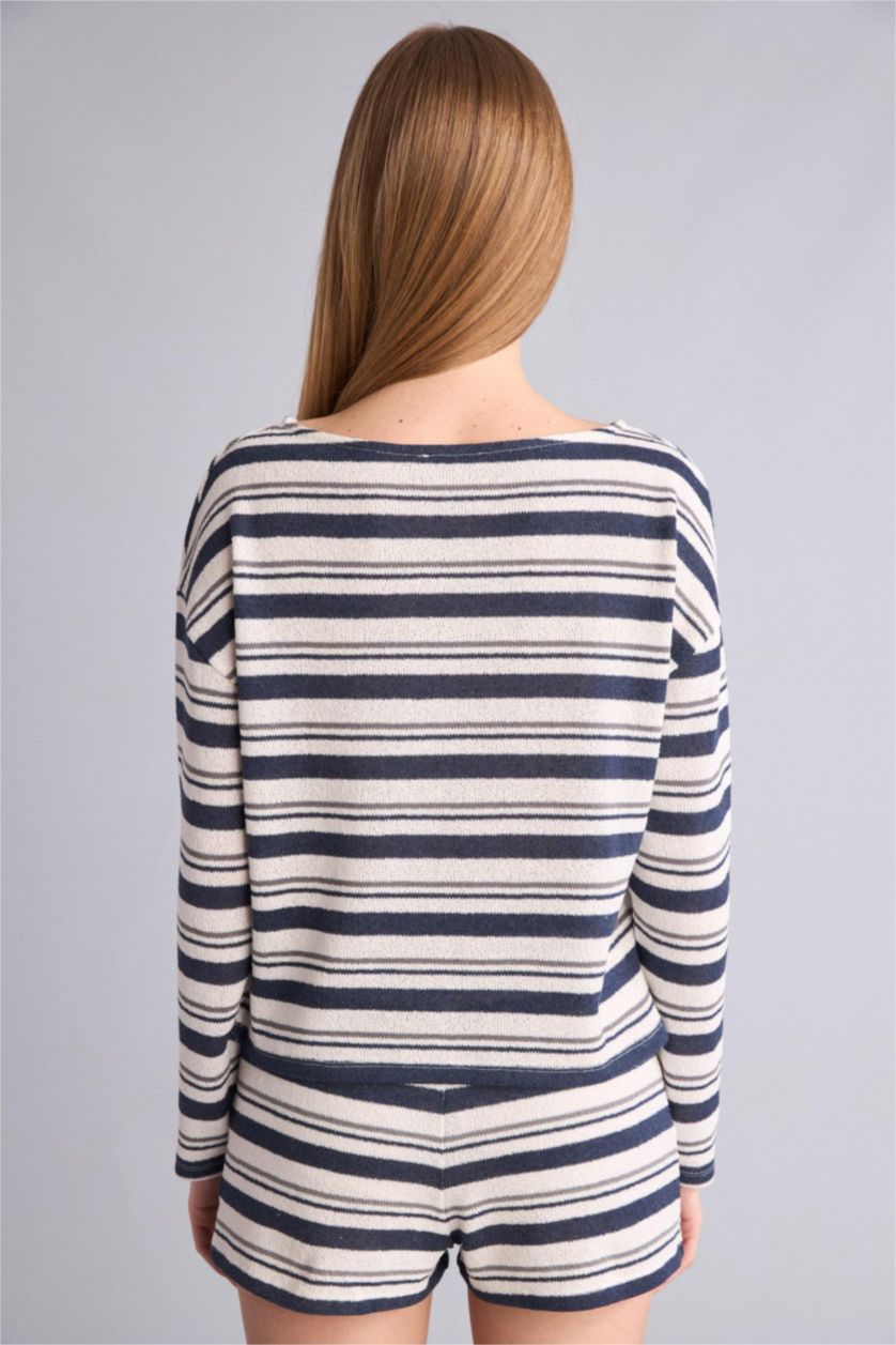 نساء اوف وايت تيشيرت ردن طويل قصة فضفاضة وياخة مستديرة