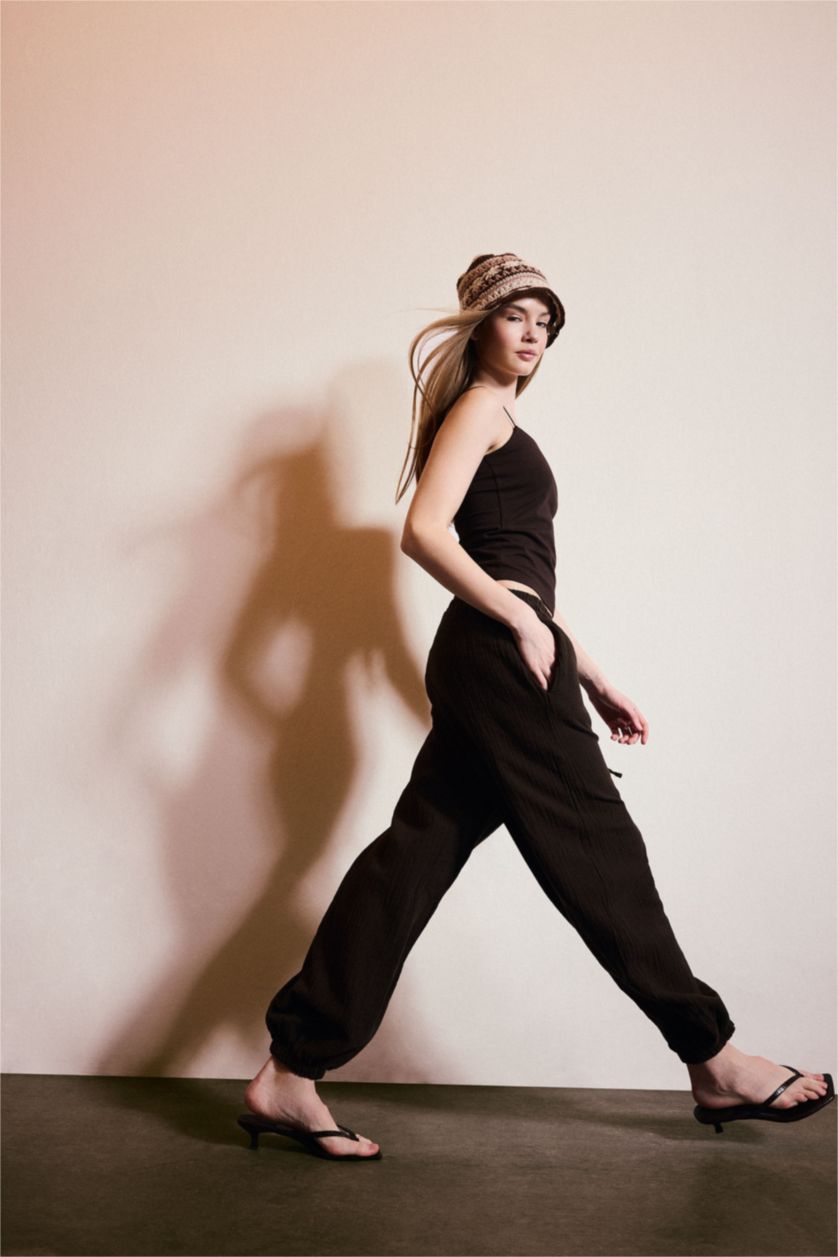 نساء بني بنطرون بالون فيت موسلين بخصر عادي