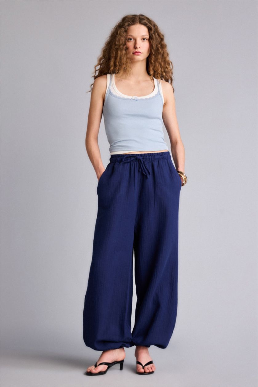 Kadın Lacivert Balloon Fıt Çift Cepli Normal Bel Standart Boy Müslin Pantolon