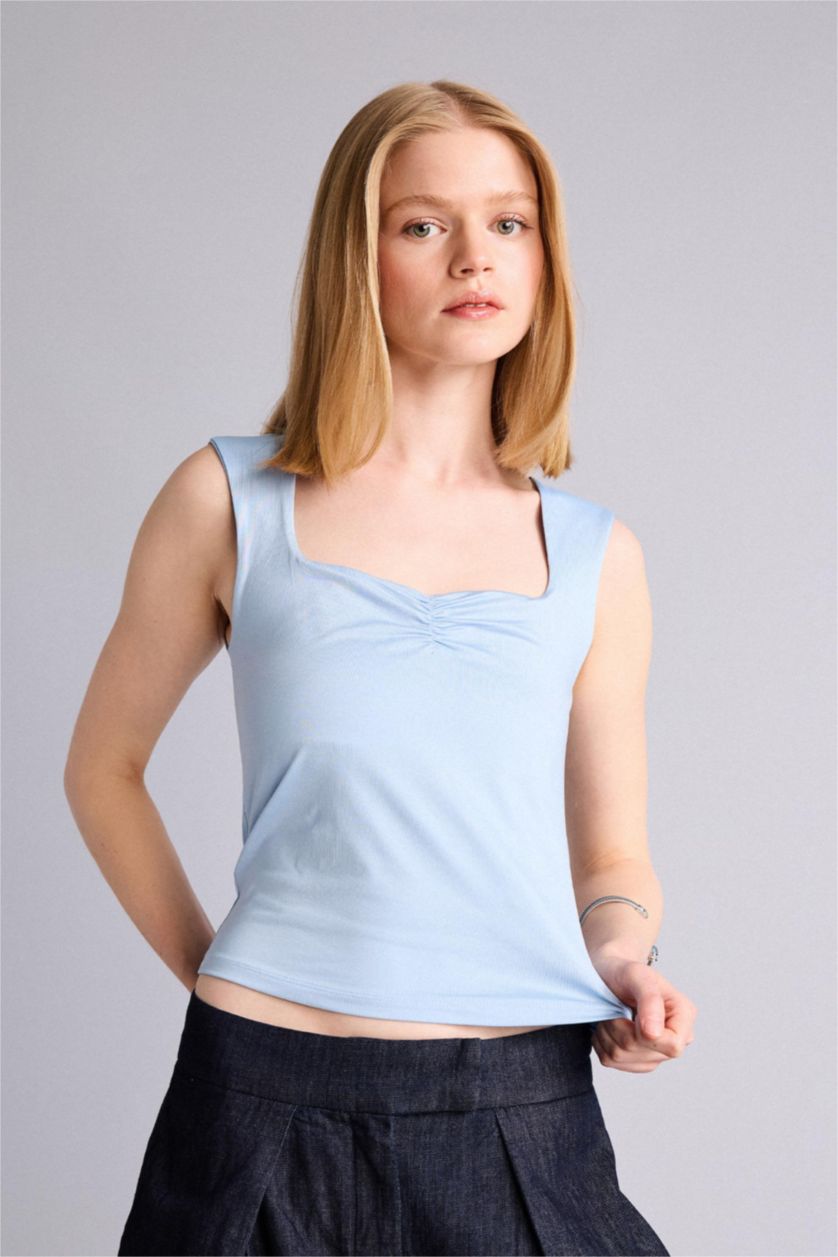 Kadın Açık Mavi Fıtted Kalp Yaka Atlet