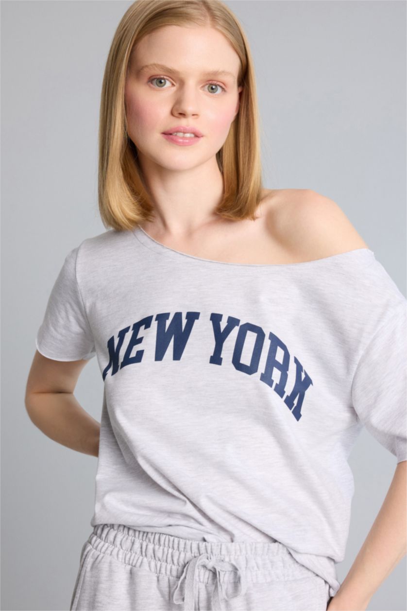 Kadın Gri Melanj Loose Fıt Kayık Yaka Baskılı Kısa Kollu Tişört