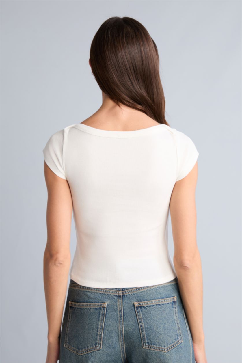 Kadın Ekru Slim Fit Kısa kollu Kaşkorse Tişört