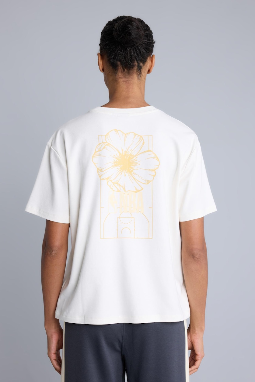 Kadın Ekru NBA Wordmark Relax Fıt Sırt Baskılı Tişört