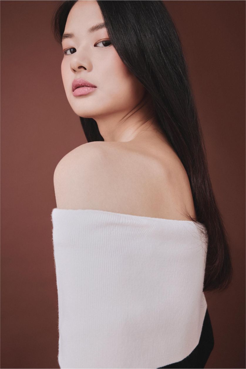 Kadın Siyah Omzu Açık Kazak