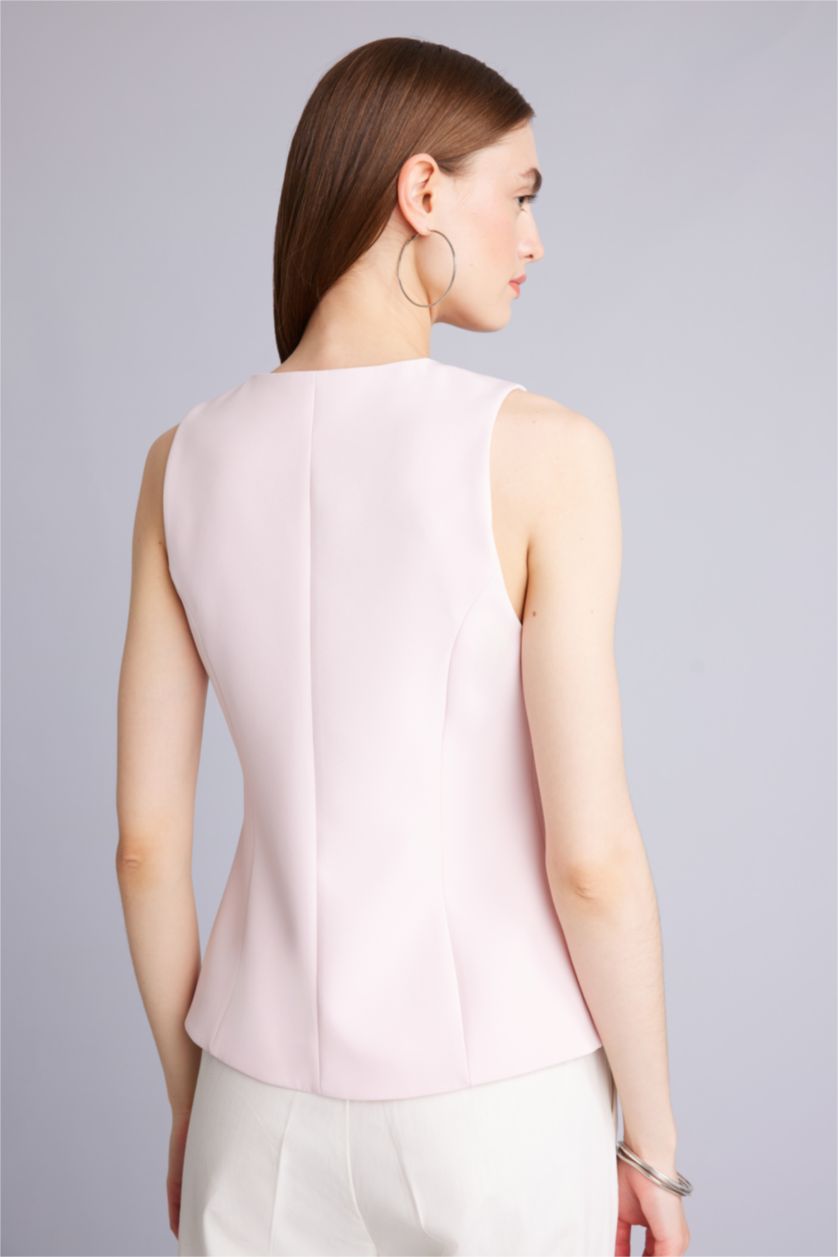 Woman Light Pink V-Neck