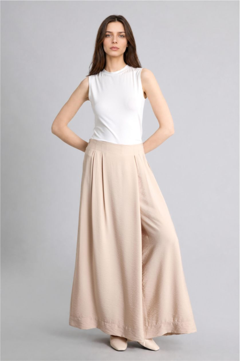 Woman Vison Folded Wide Leg Pleated Beige Trousers