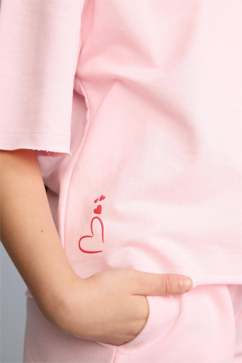 Girls & Teens Light Pink سيت بناتي قماش خفيف قصة مريحة - قطعتين