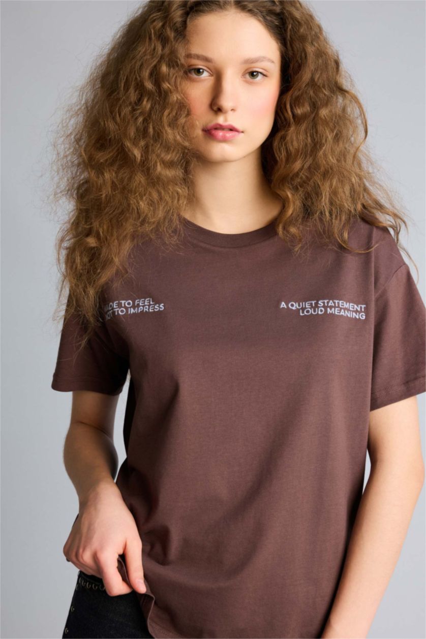 Kadın Kahve Oversıze Bisiklet Yaka Baskılı Kısa Kollu Tişört