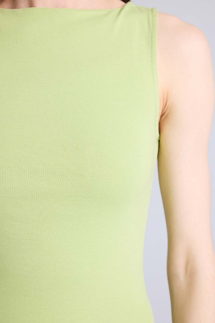 Woman Light Green Slim Fit Ribana Boat Collar Tank Top