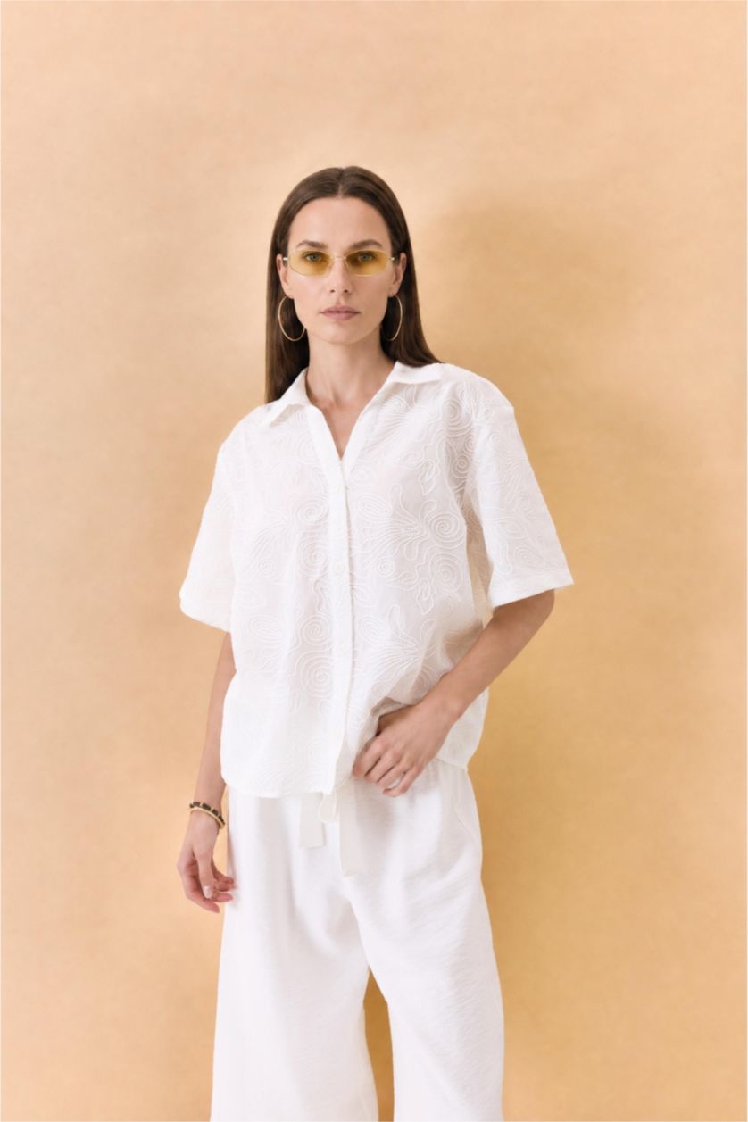 Woman White Regular Fit Embroidered Short Sleeve Shirt