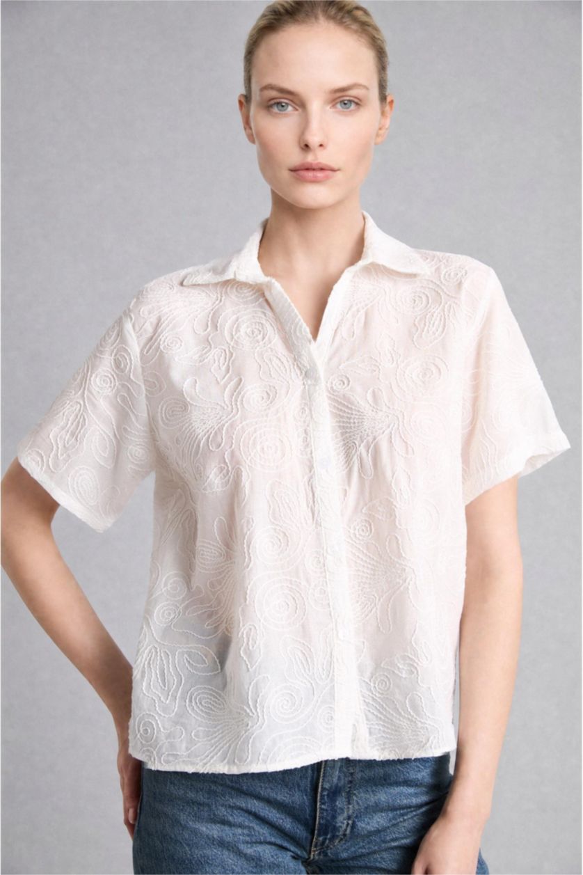 Woman White Regular Fit Embroidered Short Sleeve Shirt