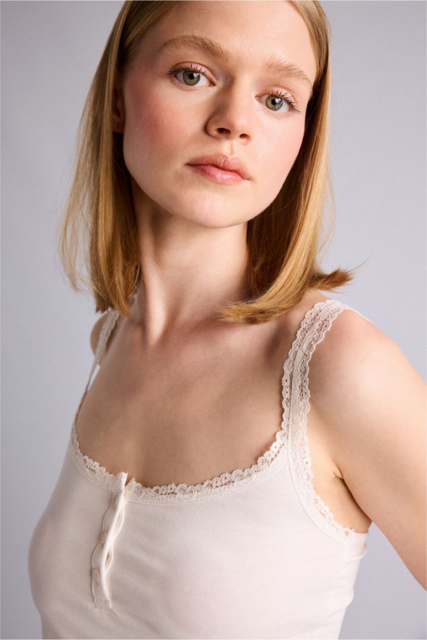 Kadın Kırık Beyaz Fıtted Dantelli Atlet