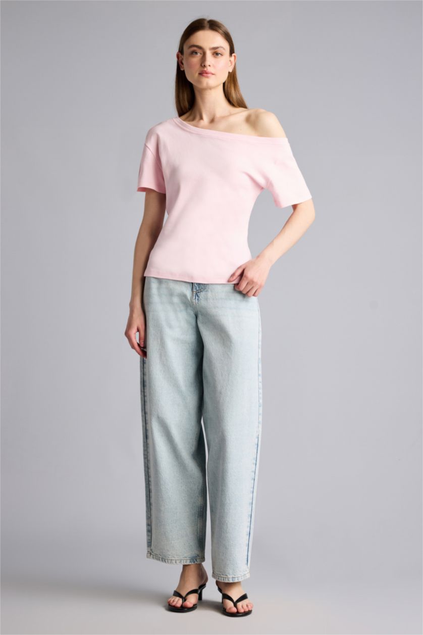 Kadın Açık Pembe Regular Fit Kayık Yaka Tişört