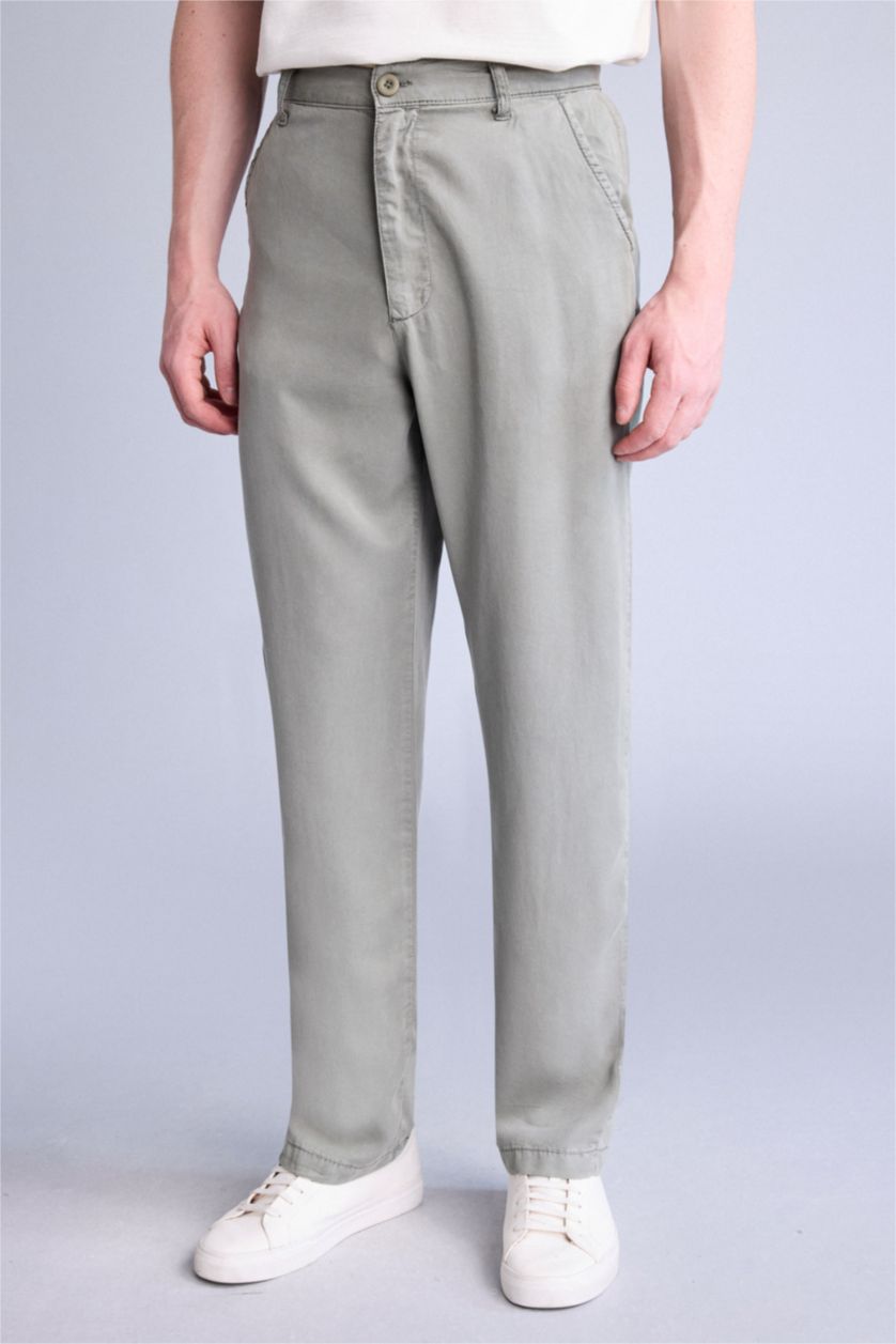 رجال كاكي فاتح Relax Fit Trousers