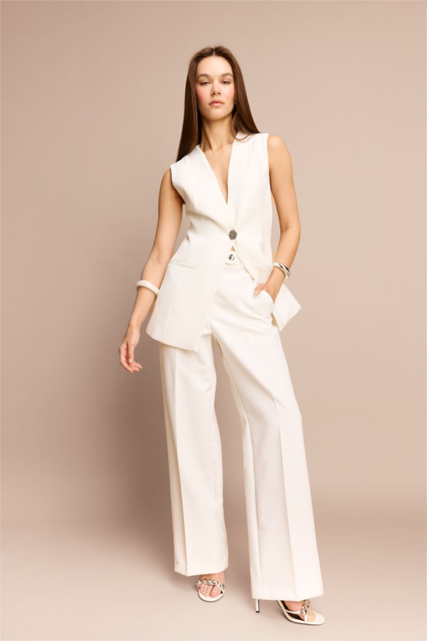 WOMAN White Normal Waist Straight Fit Trousers